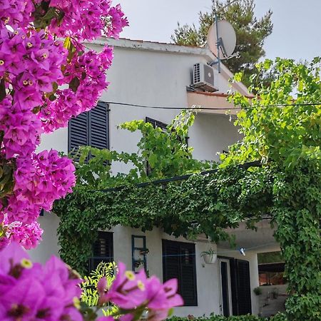 Apartments Markotic クレック エクステリア 写真