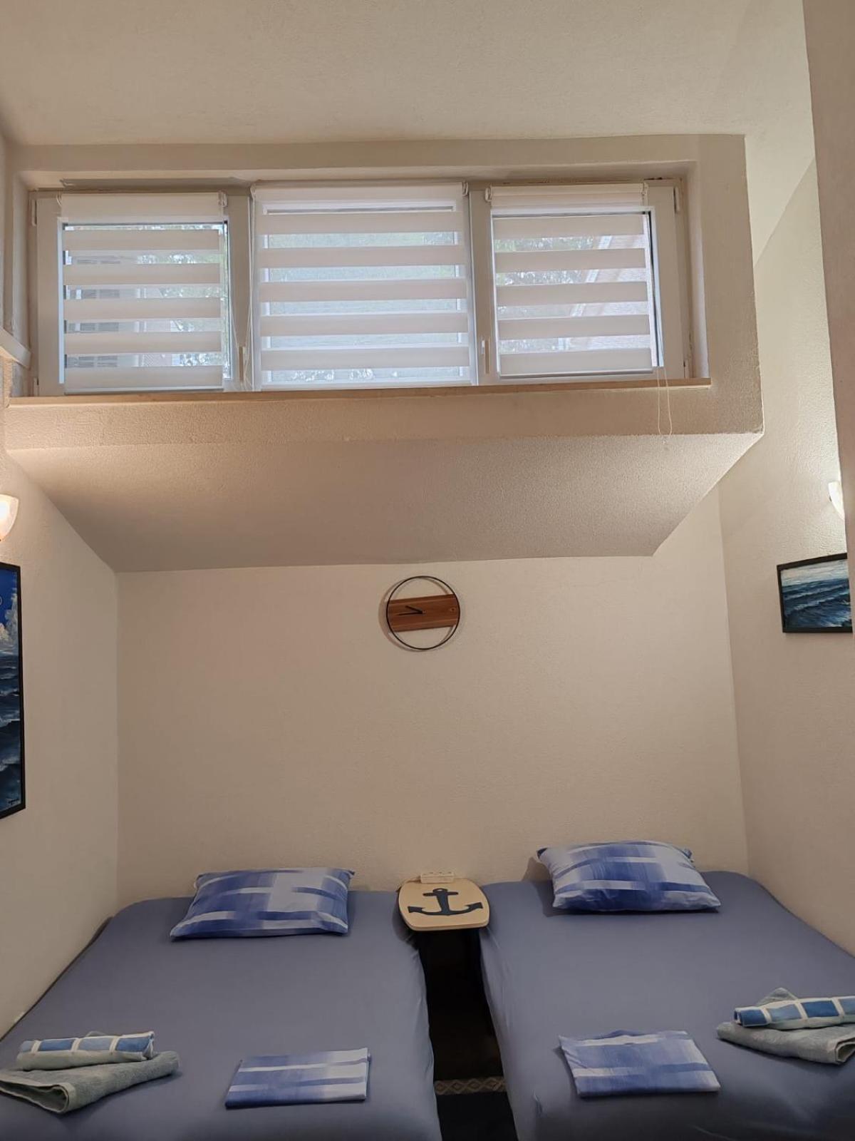 Apartments Markotic クレック エクステリア 写真